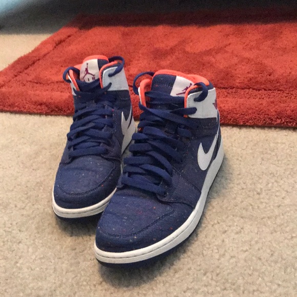 Jordan’s U.S. size 6.5 Y barely worn - Picture 1 of 2